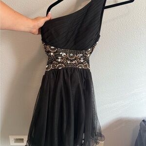 Elegant Black One-Shoulder Dress
